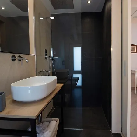 Bed & Breakfast Villino Micol A Due Passi Dal Mare *
