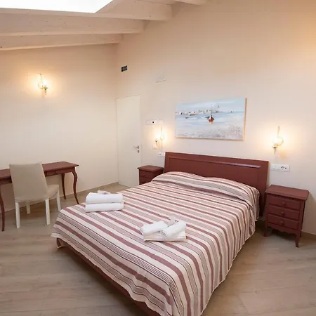 Bed & Breakfast Villino Micol A Due Passi Dal Mare Marina Di Carrara