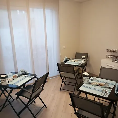 Villino Micol A Due Passi Dal Mare * Marina Di Carrara