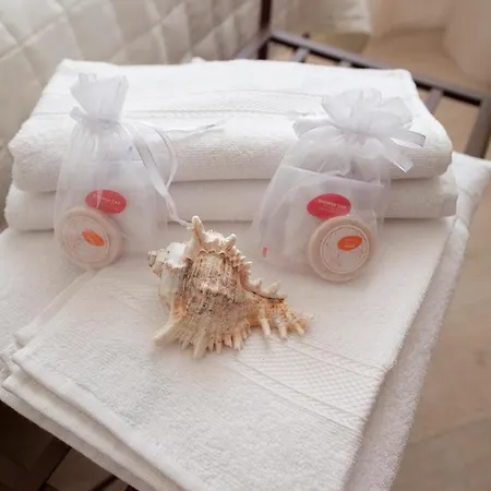 Bed & Breakfast Villino Micol A Due Passi Dal Mare Marina Di Carrara