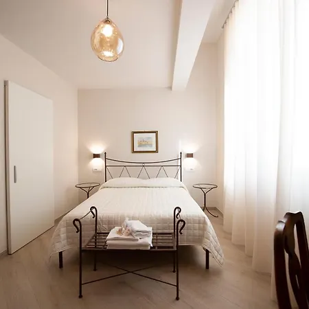 Bed & Breakfast Villino Micol A Due Passi Dal Mare